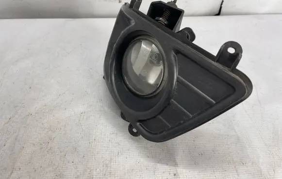 KIA Carens II Front fog light 865151D050