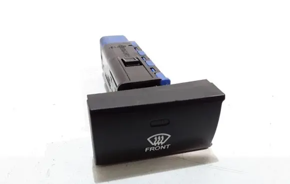 Hyundai Santa Fe Windscreen/window heater switch