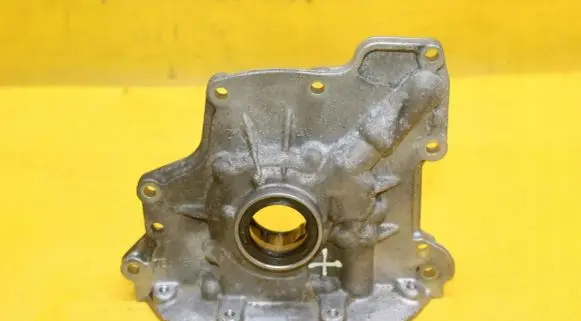 Volkswagen Polo IV 9N3 Oil pump 036115105D