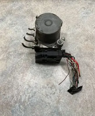 Subaru Forester SG ABS Pump 0265231520 04122321782 27534SA03