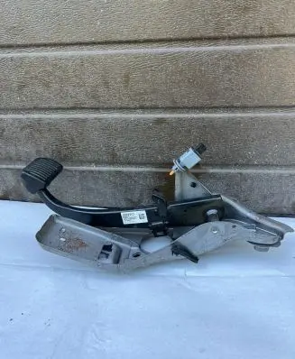 Volvo XC40 Brake pedal 32265012 F959