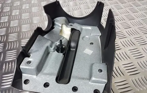 Steering wheel column trim
