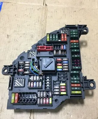BMW 5 F10 F11 Fuse module 9234423