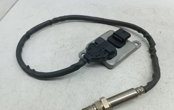 Mercedes-Benz C W205 Lambda probe sensor A0009058511 0009058511