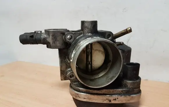Volkswagen PASSAT B5.5 Throttle valve 06B133062L