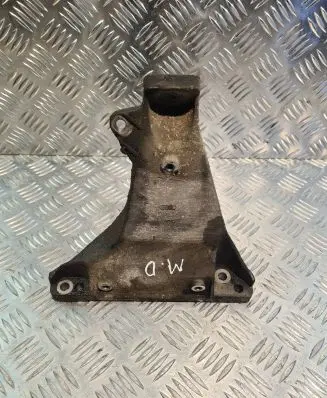 Audi A4 S4 B5 8D Engine mounting bracket 8D0199308F