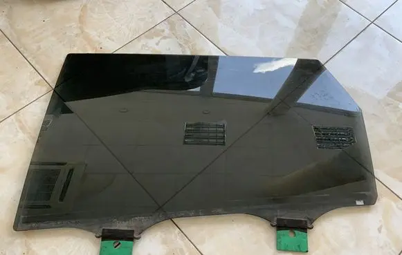 Audi Q7 4M Rear door window glass 4M0845025B