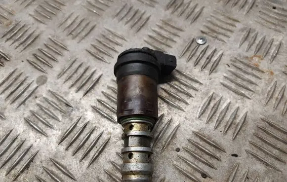 BMW 3 E46 Camshaft vanos timing valve 1707323