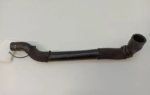 Mercedes-Benz C W203 Engine coolant pipe/hose 2035063335 A2035063335