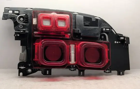 Land Rover Defender Rear/tail lights L8B213405AJ 0021114712