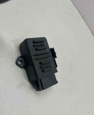Volkswagen Touareg I Other relay 1K0959772