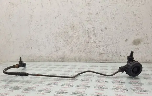 Volkswagen PASSAT B6 Clutch pipe/line 1K0721468