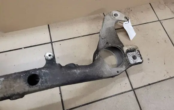 Volkswagen Touareg I Front subframe 7L6199207B