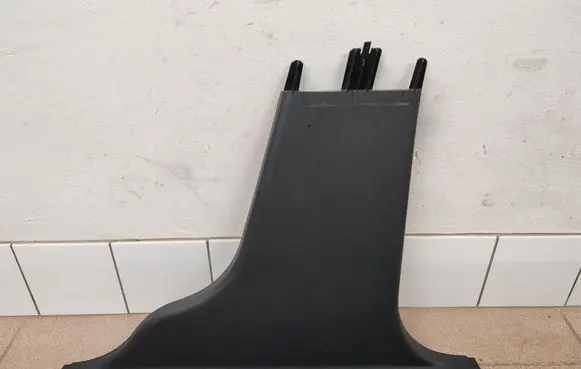 Volvo V50 (B) pillar trim (bottom) 9486848