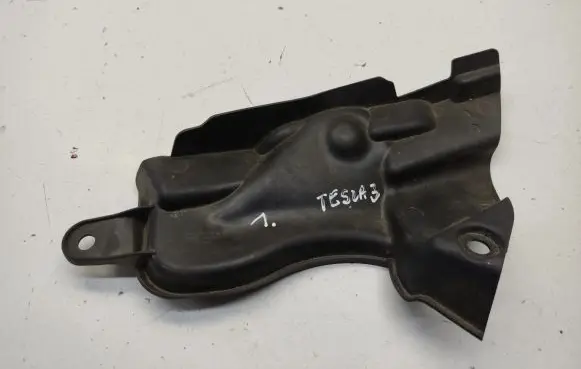 Tesla Model 3 Wiper trim 108169500A