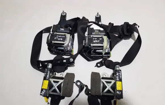 Mercedes-Benz E W212 Front seatbelt 620048000BB 620048100 620048000