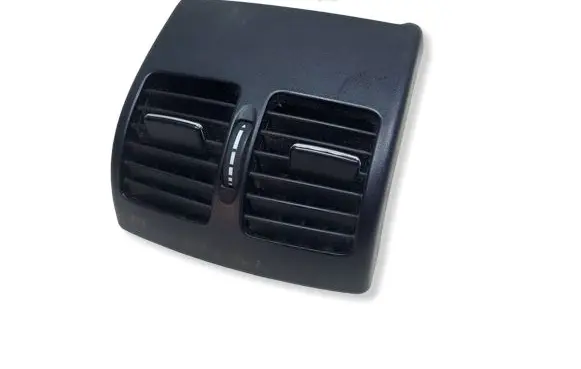 Mercedes-Benz C W204 Rear air vent grill A2048300954KASACJ A2048300954