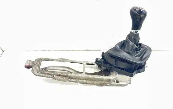 Mercedes-Benz C W203 Gear shifter/selector A2032670397