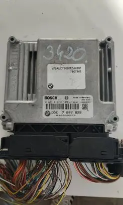 BMW 1 E81 E87 Engine control unit/module 7807962 7807828 0281013537