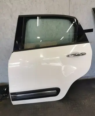 Fiat 500L Rear door 268