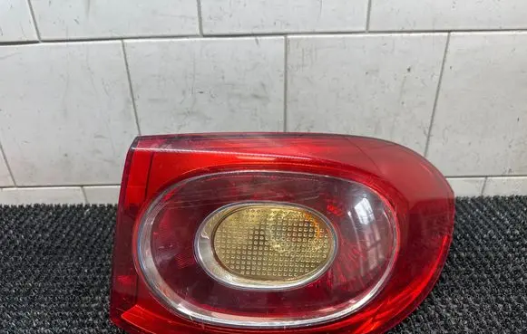 Volkswagen Tiguan Rear/tail lights 5N0945096H