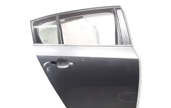 Chevrolet Cruze Rear door 