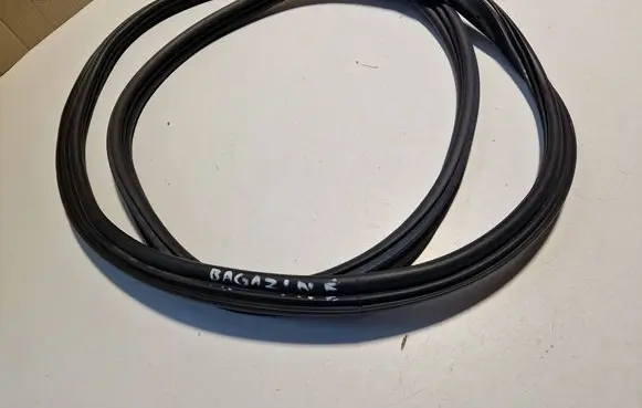 Ford Fiesta Trunk rubber seal (body) 