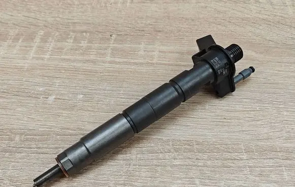 BMW 8 G16 Fuel injector 8514151