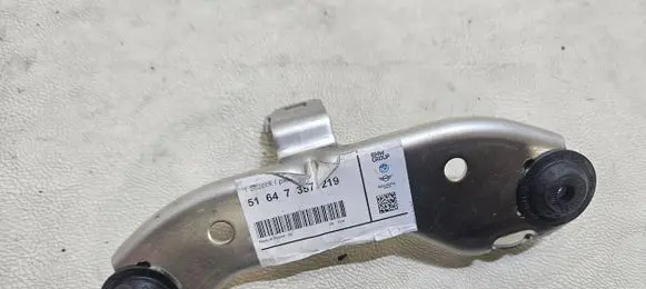 BMW 5 G30 G31 G38 Radiator mount bracket 7357219
