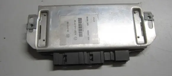 Mercedes-Benz S W220 Fuse module A0215452732