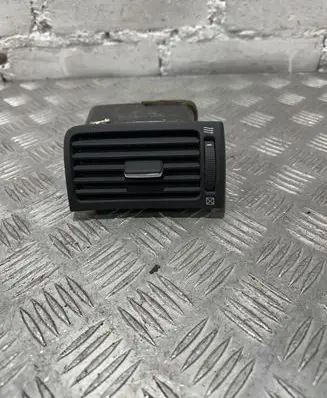 Toyota Avensis T250 Dashboard side air vent grill/cover trim