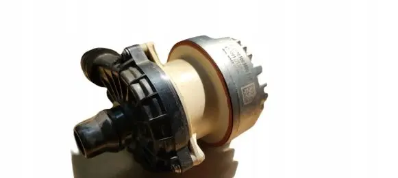 Mercedes-Benz S W223 Water pump