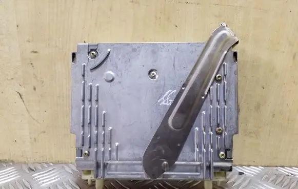 Volvo S70 V70 V70 XC Engine control unit/module 0281001592 P01270297 1T28S3168