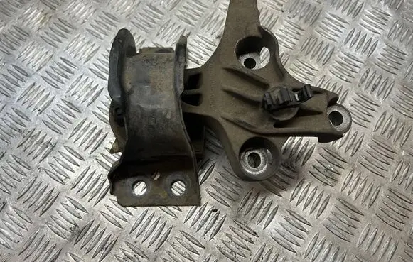 Dacia Lodgy Engine mounting bracket 112103095R