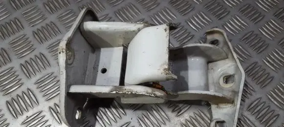 Opel Vivaro Tailgate/trunk/boot hinge