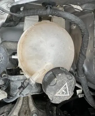Citroen C3 Aircross Coolant expansion tank/reservoir 9800777280