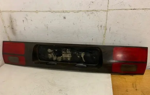Volkswagen Sharan Rear light center trim bar blend 95VW13A582AE