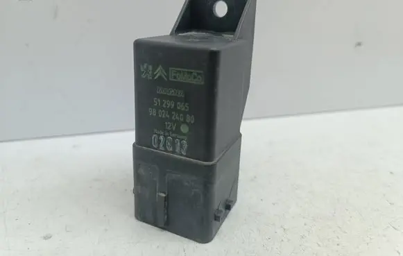Peugeot Partner Glow plug pre-heat relay 9802424080 51299065