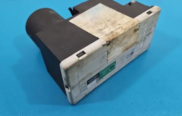 Audi A4 S4 B5 8D Central locking vacuum pump 8D0862257B IMPRK1593380