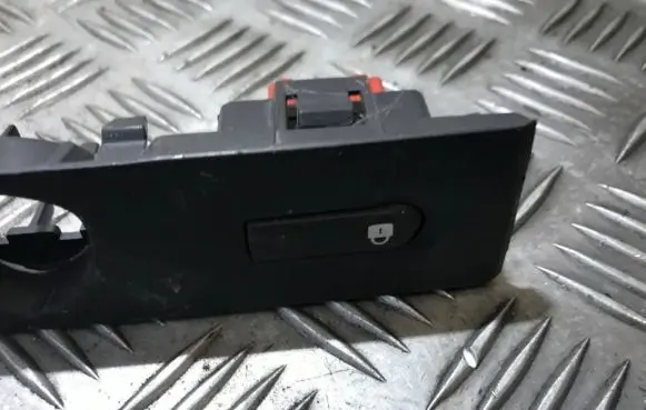 Renault Clio II Central locking switch button 