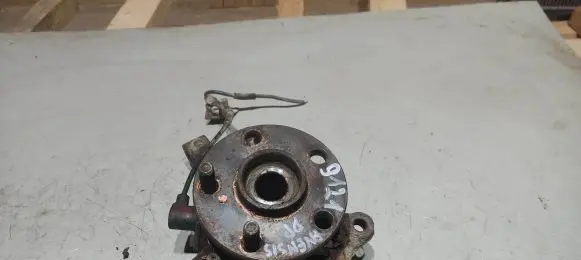 Toyota Avensis T250 Front wheel hub