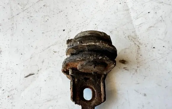 Toyota Land Cruiser (J120) Radiator mount bracket