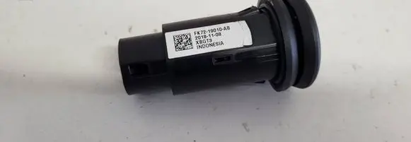 Land Rover Discovery Sport USB socket connector FK7219010AB XBGT3