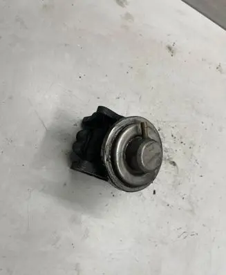 Mercedes-Benz Sprinter W901 W902 W903 W904 EGR valve