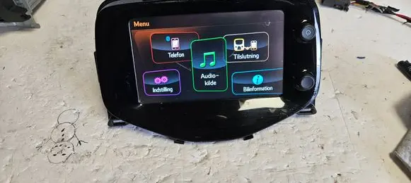 Toyota Aygo AB40 Radio/CD/DVD/GPS head unit 861400H010 AVH7048ZC