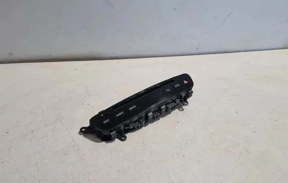 Mercedes-Benz X-class W470 Hazard light switch A4709051900