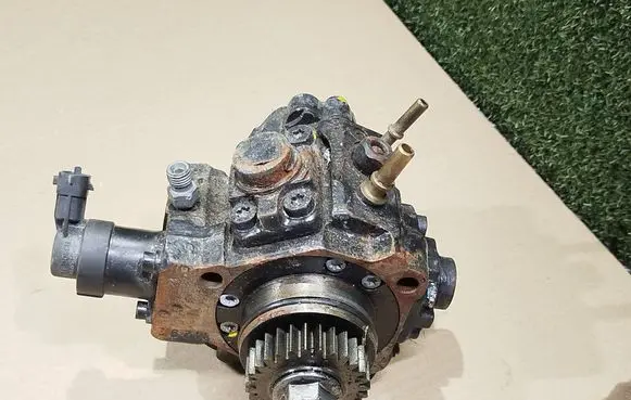 Renault Master III Fuel injection high pressure pump 8201024002 0928400703 H8201045496