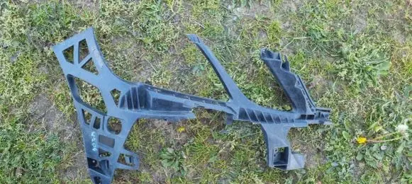 Mercedes-Benz E AMG W212 Front bumper mounting bracket A2128852265