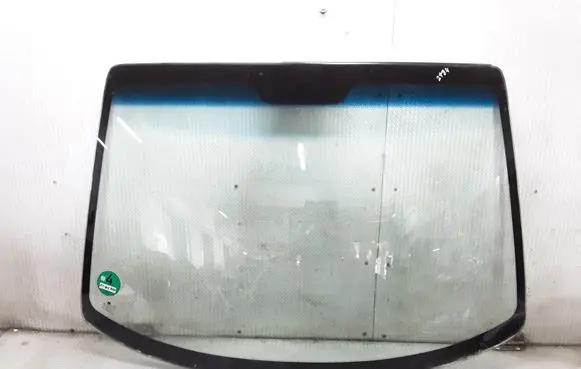 Daewoo Rezzo Front windscreen/windshield window