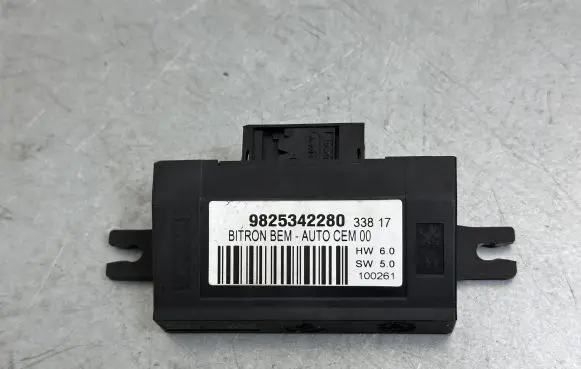 Citroen C4 SpaceTourer Door control unit/module 9825342280